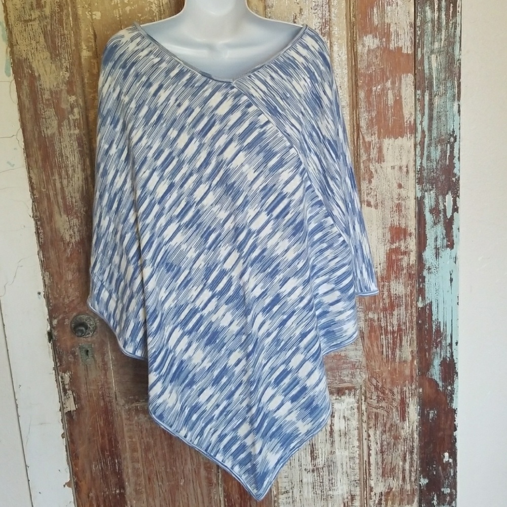 Poncho - Picture 3 of 3